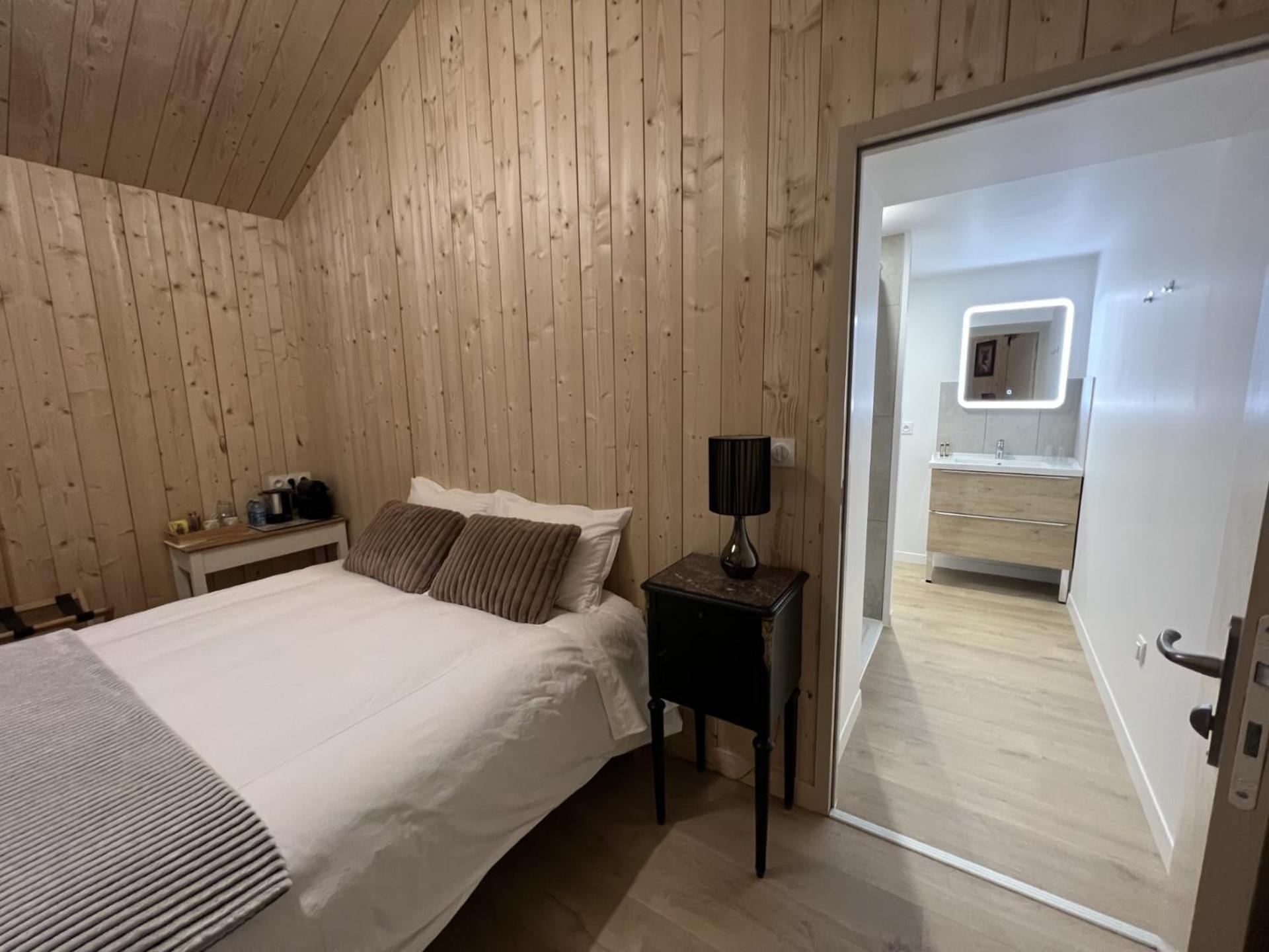 Au Logis De Bellefois - Chambres D'Hotes Neuville-du-Poitou Exteriör bild